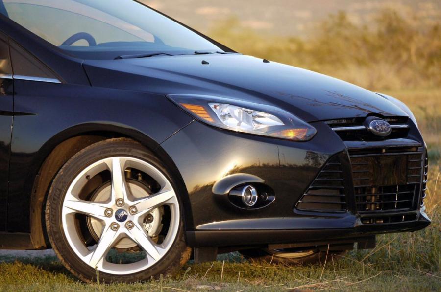  Ford Focus Titanium 2012 года  (фото 4 из 37)